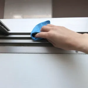 サッシやレールの汚れが取れない